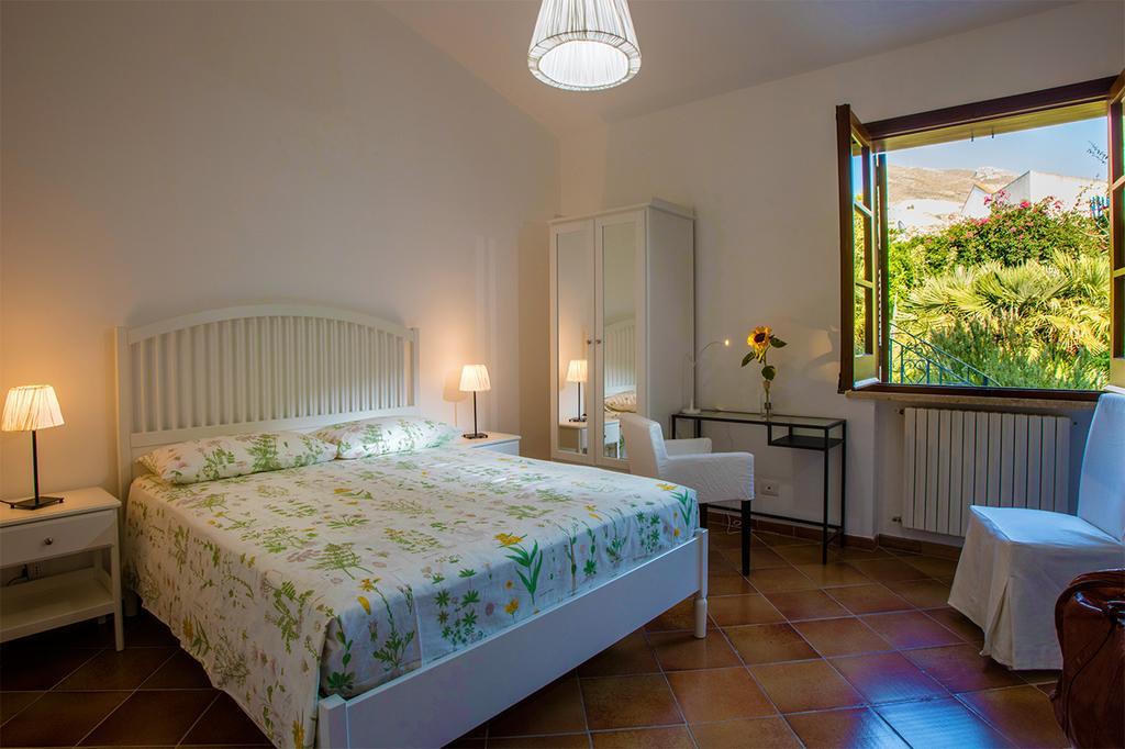Poggio Di Mare Bed & Breakfast Castelluzzo Room photo