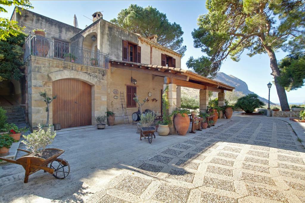 Poggio Di Mare Bed & Breakfast Castelluzzo Exterior photo