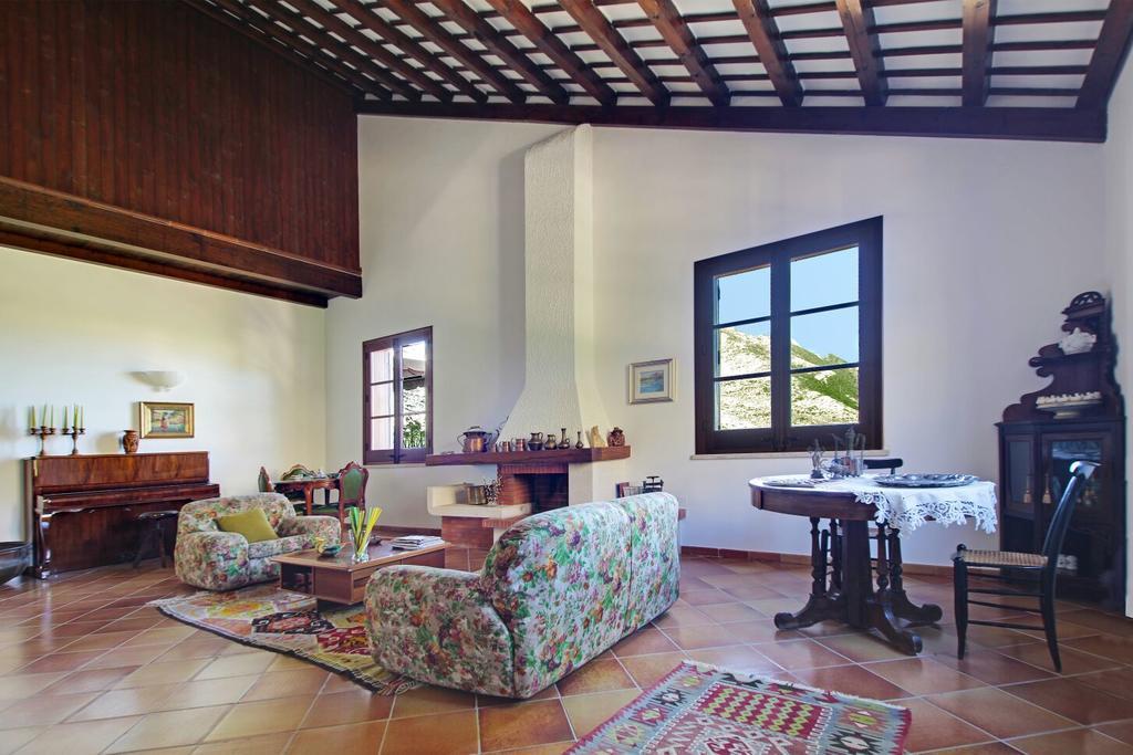 Poggio Di Mare Bed & Breakfast Castelluzzo Exterior photo